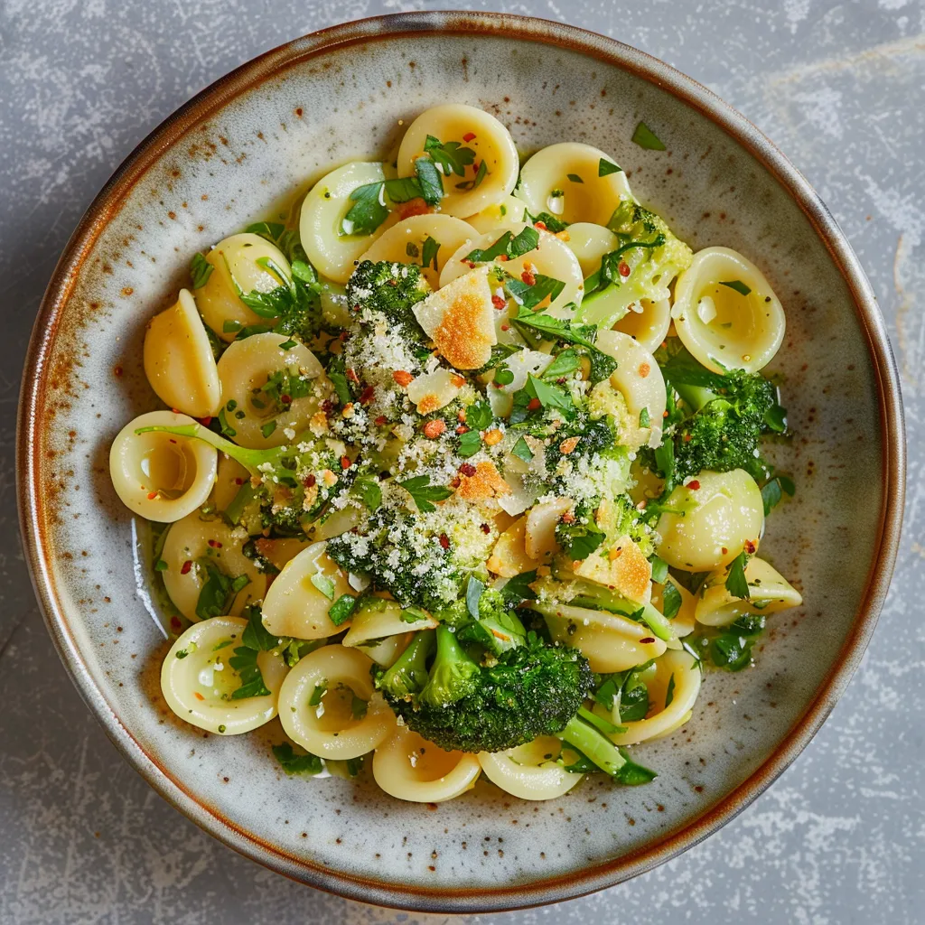 Pâtes au brocoli, haricots de Lima et pangrattato croustillant