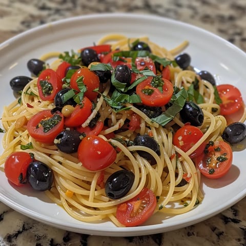 Tomates et spaghettis frais
