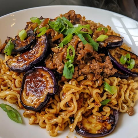 Champignons pâtes boeuf arachides